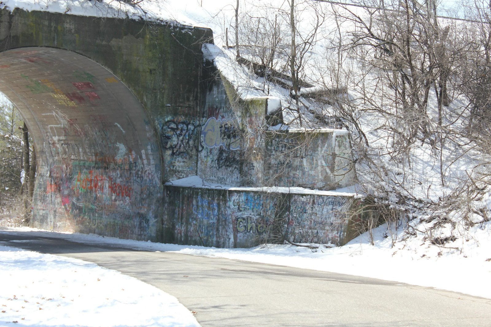 Northwest wing wall